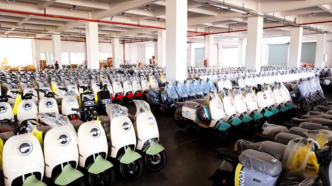 廠長(zhǎng)直播間帶頭賣(mài)貨,新日這次鋰電嘉年華又雙叒叕火了&hellip;